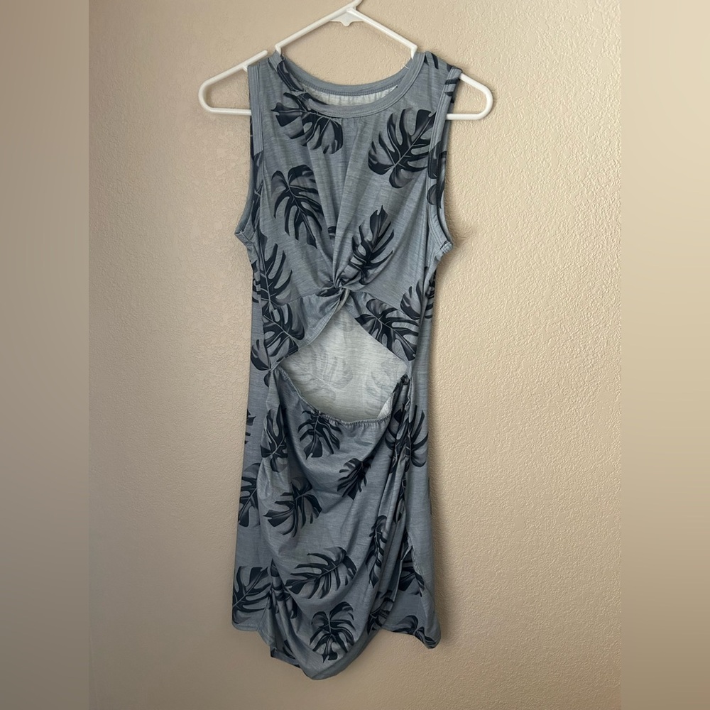 Gray Leaf Print Sleeveless Dress